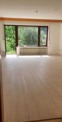 5-Zimmer/Küche/Bad-Wohnung mit Terrasse in Euerdorf-OT Wirmsthal