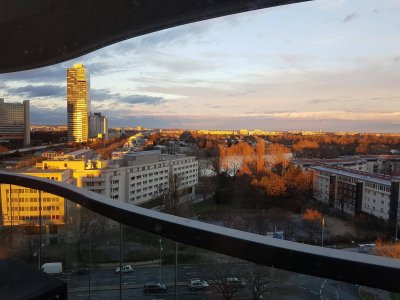 Exklusive, voll möblierte Mietwohnung mit Blick auf die Alte Donau - Wagramer Straße 4 (Hochhaus neue Donau) - Donaucity, UNO &amp; U-Bahn direkt vor der Tür &amp; Innenstadt in 10 Minuten!