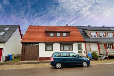 Renovierungsbedürftiges Wohnhaus wartet auf frischen Wind