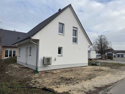 Moderne Eleganz: Neues Einfamilienhaus in zentraler Lage