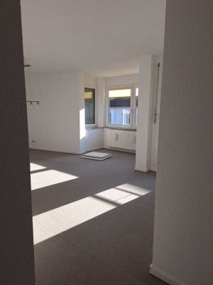 2-Raum-EG-Wohnung mit Balkon und Einbauküche in Schorndorf-Weiler