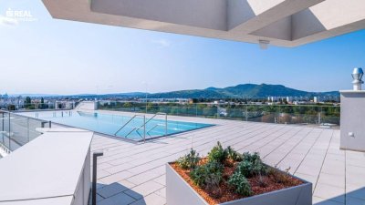 MODERNE, HELLE, 3 ZIMMER MIT BALKON, GARAGE und POOL