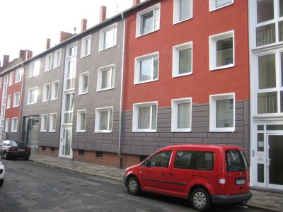 Helle, schöne Wohnung mit Balkon und Einbauküche in der Posthofstraße