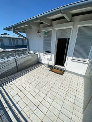 möblierte, sonnige 2 Zimmer Dachterrassen-Wohnung mit 9 qm Dachterrasse in 81476, M / Forstenried