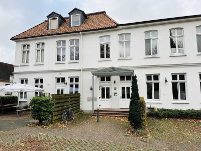 Helle Altbauwohnung mit Zugang zur Dachterrasse