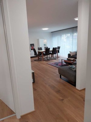 Exklusive, vollmöbl. 4-Raum-Hochp.-Wohnung mit lux. Ausstattung mit Balkon und EBK,  TG- Stellpl.