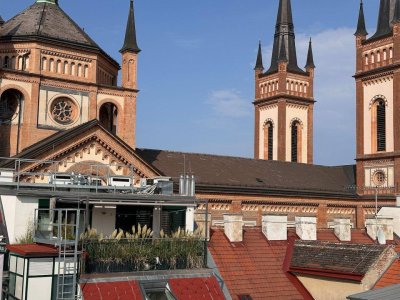 Großzügige Dachgeschosswohnung in 1070 - 4-Zimmer, Loggia und Terrasse