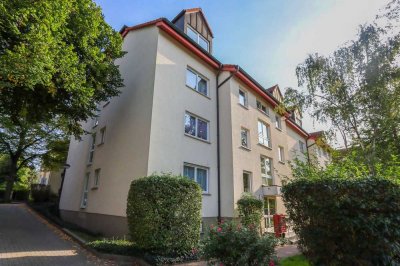 +++ 2013 saniert! - 2-Zimmer-Wohnung mit großzügigem Balkon und 2 Stellplätzen +++