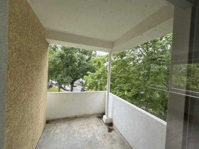 3 Zimmer 2.OG mit Balkon (67123)