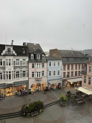 Wohnung mit Blick über den Speisemarkt. Sanierte 3 Zimmerwohnung zu vermieten