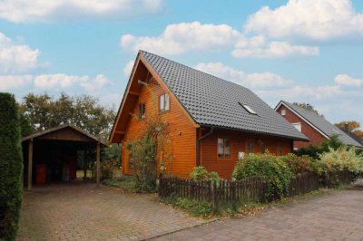 Charmantes Holzhaus mit sonnigem Garten & Carport – zentrale Lage und ideale Familienfreundlichkeit