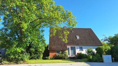 Geräumiges Einfamilienhaus in Feldrandlage auf großem, sonnigen Grundstück