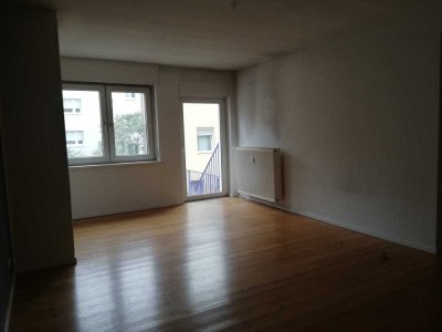 ATTRAKTIVE , AUSSERGEWÖHNLICHE 2 ZKBB-LOFT-WHG. MIT GROSSER DACHTERRASSE