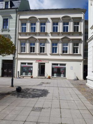 Neu möblierte 3-Raum-Wohnung mit Einbauküche im Zentrum von Crimmitschau