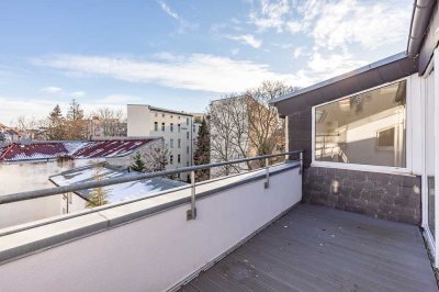 TOP ZUSTAND: renovierte 3-Zimmer-DG-Wohnung mit Terrasse! Sofort bezugsfrei! Ruhige Lage!