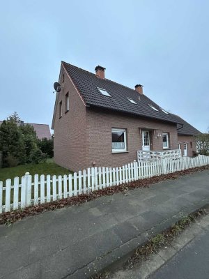 Gemütliches Einfamilienhaus mit Werkstatt, Garage und großzügigem Grundstück