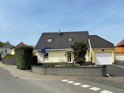 Modernes, hochwertiges Einfamilienhaus mit amerikanischem Flair, Whirlpool & großem Garten