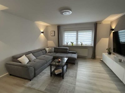 Schöne und vollständig renovierte 2,5-Zimmer-Wohnung mit gehobener Innenausstattung in Bestenheid