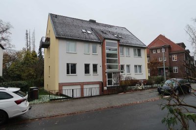 Exklusive 2,5-Raum-Wohnung mit gehobener Innenausstattung mit Balkon und Einbauküche in Bremen