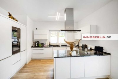 IMMOBERLIN.DE - Energieeffizientes Einfamilienhaus mit Südterrasse & Garage in naturschöner Lage