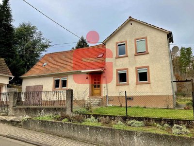 Freistehendes Einfamilienhaus auf großem weiter bebaubaren Grundstück