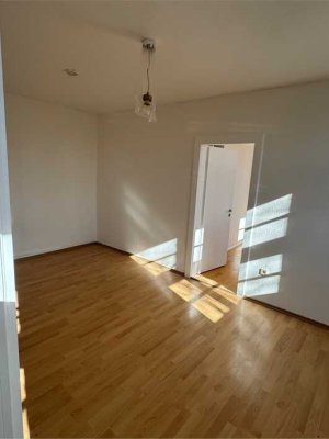 Gemütliche 1,5-Zimmer-Wohnung mit Einbauküche in Wiesenfeld