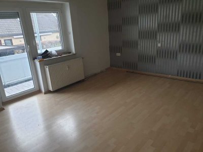 Schöne und modernisierte 3-Zimmer-Wohnung mit Balkon und Einbauküche in Reichelsheim (Odenwald)