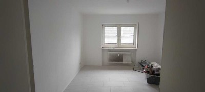 Helle 2 zimmer wohnug mit abstellraum balkon und neue einbaukuche erstbezug nach sanierung