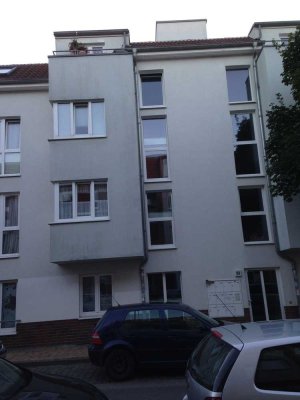 3-Zimmer-Wohnung mit Balkon in der schönen KTV