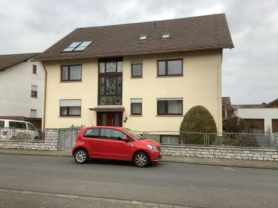 Helle Wohnung mit fünf Zimmern sowie grossem Balkon und Einbauküche in Friedberg/Ockstadt