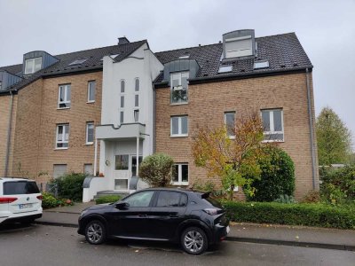 Moderne 3 Zi.-Wohnung mit Balkon, EBK und Garage in Langenfeld / Berghausen