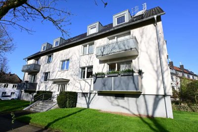 Dachgeschosswohnung mit Ausbaupotential in BO-Altenbochum! Mit Garage und/oder Stellplatz! AB sofort