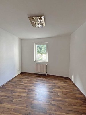 POCHERT IMMOBILIEN - Hübsche, helle 2-Zimmer- Wohnung in KL-Nähe Pfaffplatz