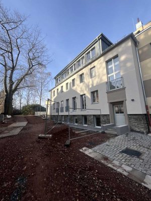 Erstbezug mit Balkon: Stilvolle 4-Raum-Hochparterre-Wohnung mit geh. Innenausstattung in Chemnitz