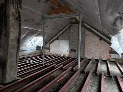 Provisionsfrei* Verkaufe Dachgeschoss Wohnung im Ausbaustadion