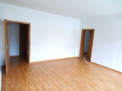 Gemütliche und gepflegte 2 Raumwohnung mit Einbauküche. Ideal für Singles und kleine Familien