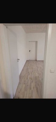 Renovierte Wohnung mit Einbauküche und Garage in Longuich