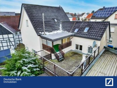 Modernisiertes und energieeffizientes Einfamilienhaus mit Anl.-Wohnung u. traumhafter Dachterrasse!