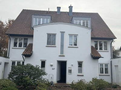 Attraktive 3,5 Zimmer - Maisonette Wohnung in zentraler, aber ruhiger Gartenlage