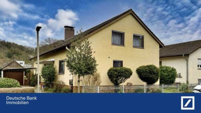 Charmantes Zweifamilienhaus in Weinheim-Sulzbach mit Kamin und Ausblick