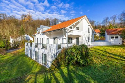 QVIII - KLASSISCHE VILLA IN FEINSTER LAGE AYSTETTEN. ELEGANT-ZEITLOS-EINZIGARTIG