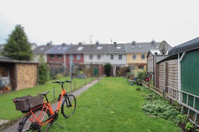 Vermietetes Reihenmittelhaus auf Eigenlandgrundstück mit Garage in Lübeck-Kücknitz