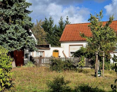 Einfamilienhaus-Doppelhaushälfte, ruhige Wohnlage, sanierungsbedürftig