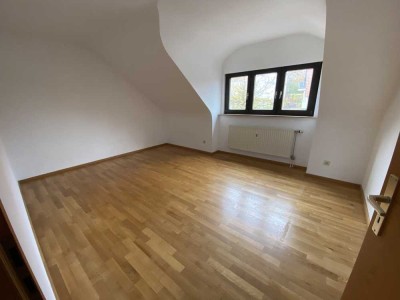 Charmante 3-Zimmer-ETW mit Dachterrasse + Fernblick in Feld-/Waldrandlage absolut ruhig gelegen!