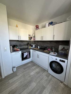 sehr gepflegte 3 Zimmer Wohnung mit EBK und Balkon