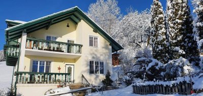 Ferienhaus, bestens geeignet für Großfamilie oder 2 Familien! Guter Zustand, in wunderschöner Natur! Provisionsfrei!