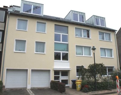 Sanierte Drei-Zimmer Wohnung ca. 75 m² DG / III. OG