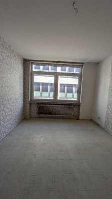 sanierte 4 Zimmer Wohnung