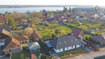 Attraktive Haushälfte mit Fußbodenhzg., EBK u. Kaminanschl. in Hohen Viecheln