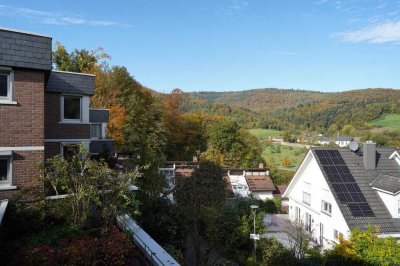 Renovierte 4,5-Zimmer-Wohnung mit Balkon und Einbauküche inkl. Tiefgaragenstellplatz in Heidelberg